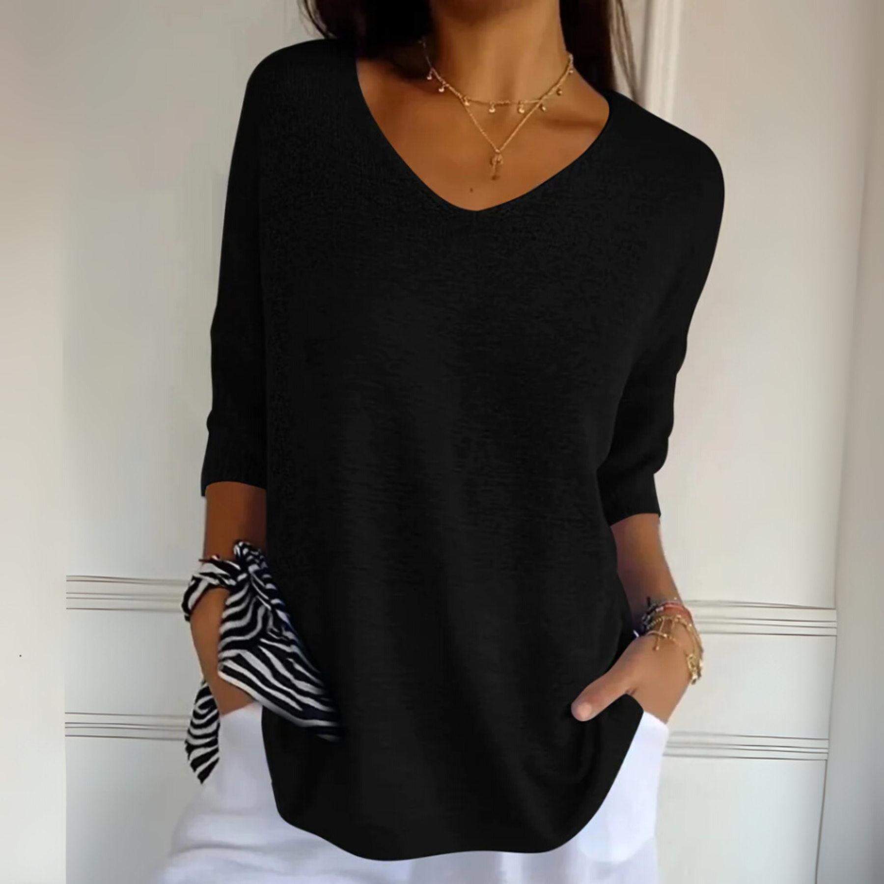 Aida | Lightweight Shirt with V-Neck